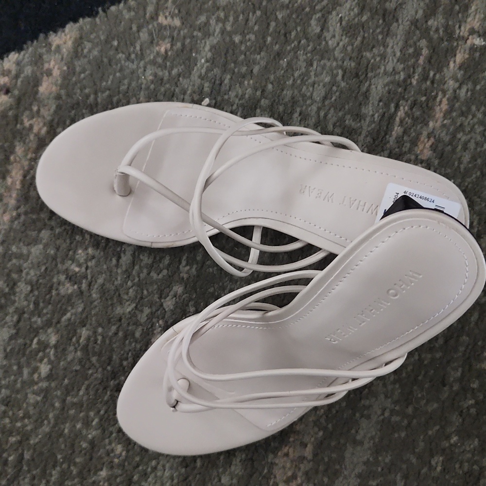 WHO WHAT WEAR Sandal NWT